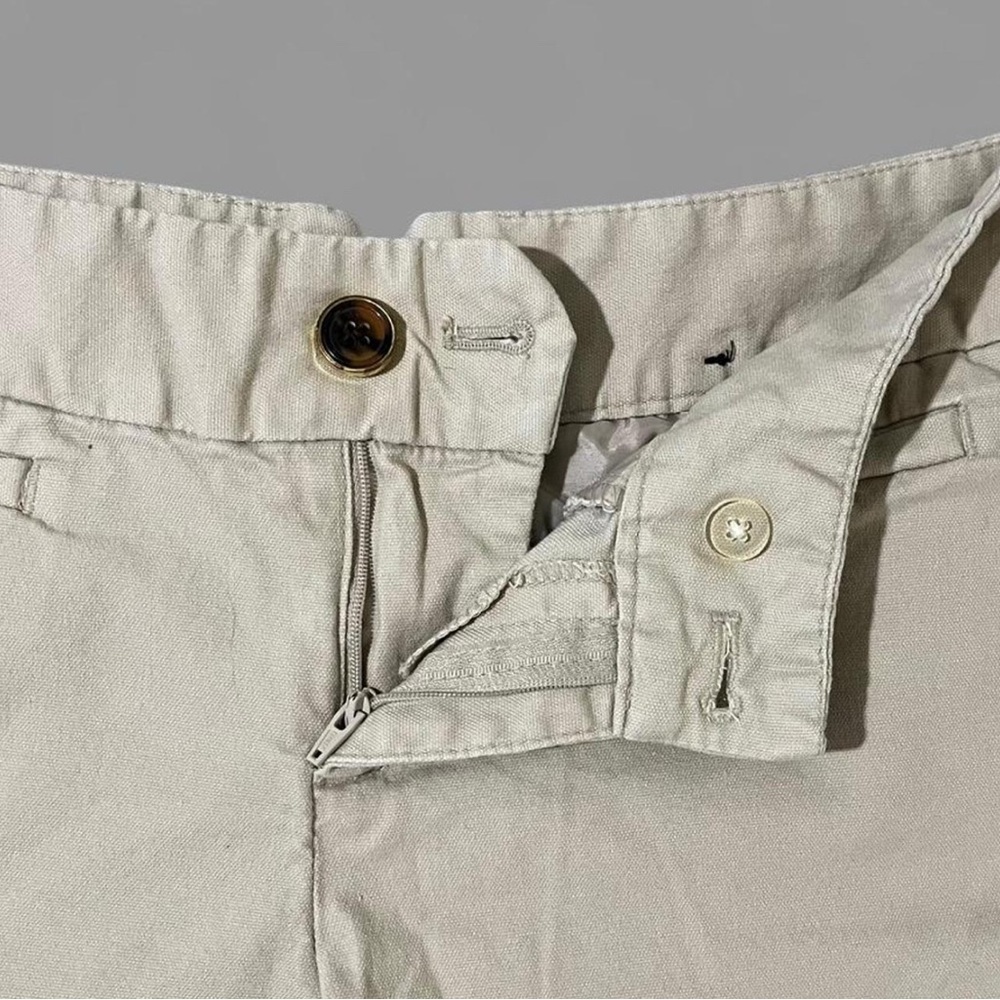🍌 Banana Republic Khaki Chino Shorts~Women’s Sz 2~Low Rise~V Cutout Detail - Picture 5 of 8